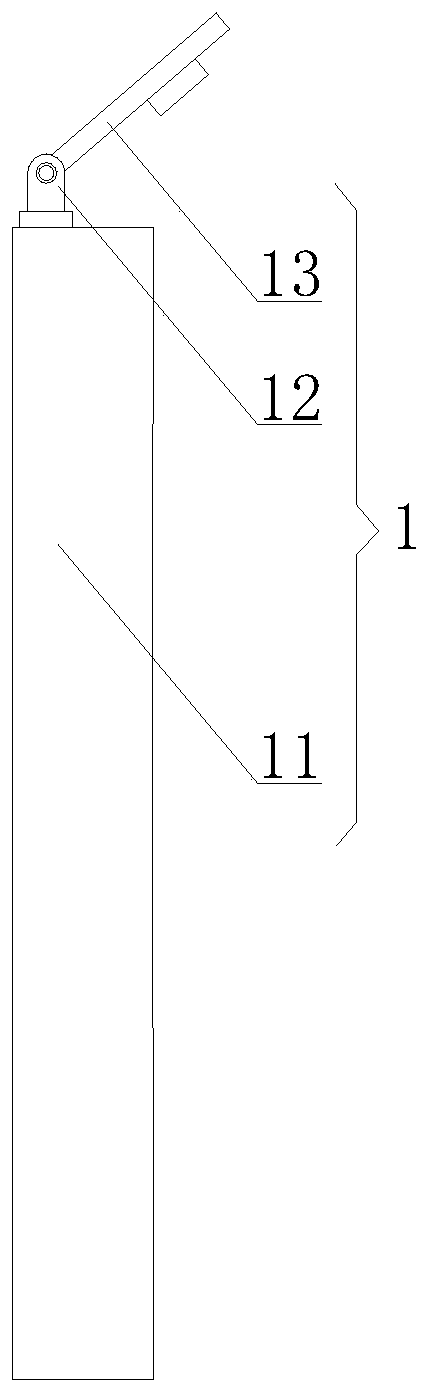 Spreading device of compound feed for intensive culture of crayfishes, and application method of spreading device