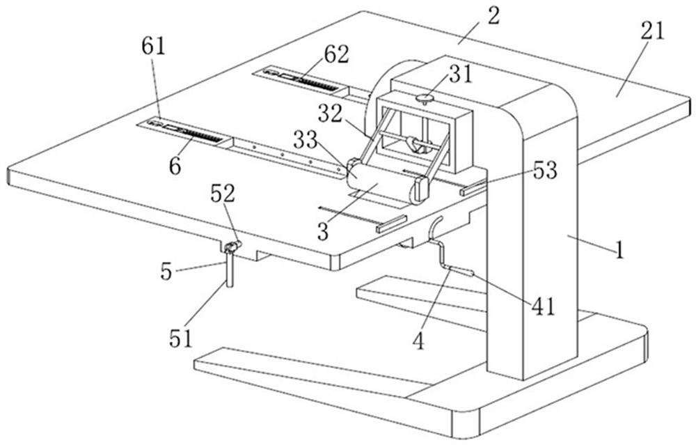 Equal cutting device for producing and processing copper-clad laminate