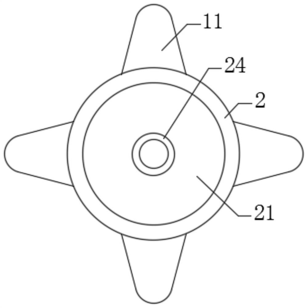 Smashing device for artificial diamond production