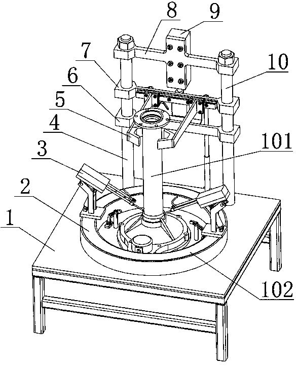 Half-bridge welding device and welding method capable of realizing automatic centering and clamping