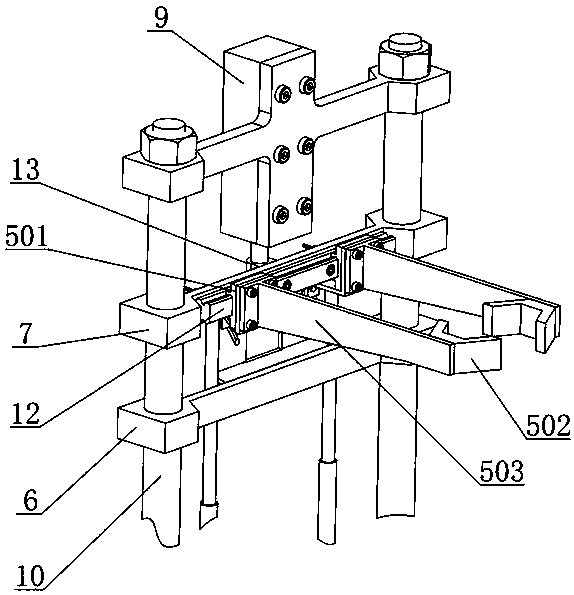 Half-bridge welding device and welding method capable of realizing automatic centering and clamping