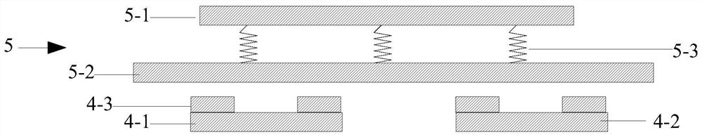 Variable-damping friction type damper, working method and prefabricated building