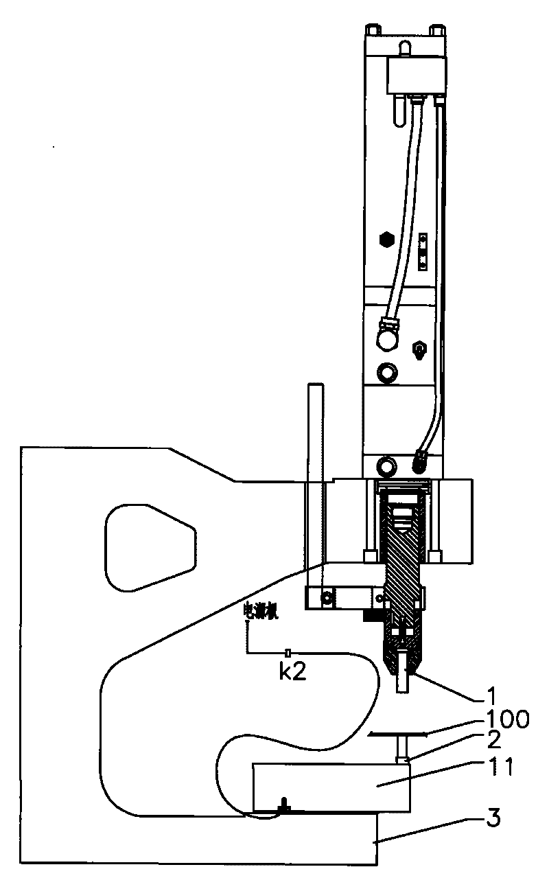 Workpiece insulating detection mechanism in pneumatic and hydraulic punching machine