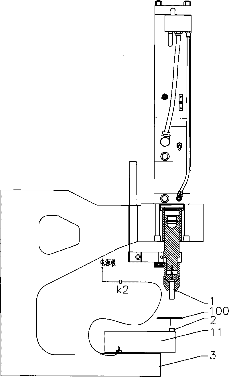 Workpiece insulating detection mechanism in pneumatic and hydraulic punching machine