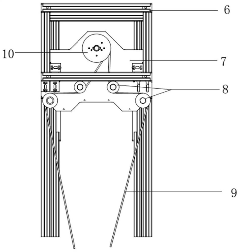 Robot capable of achieving weight reduction and gravity center transfer