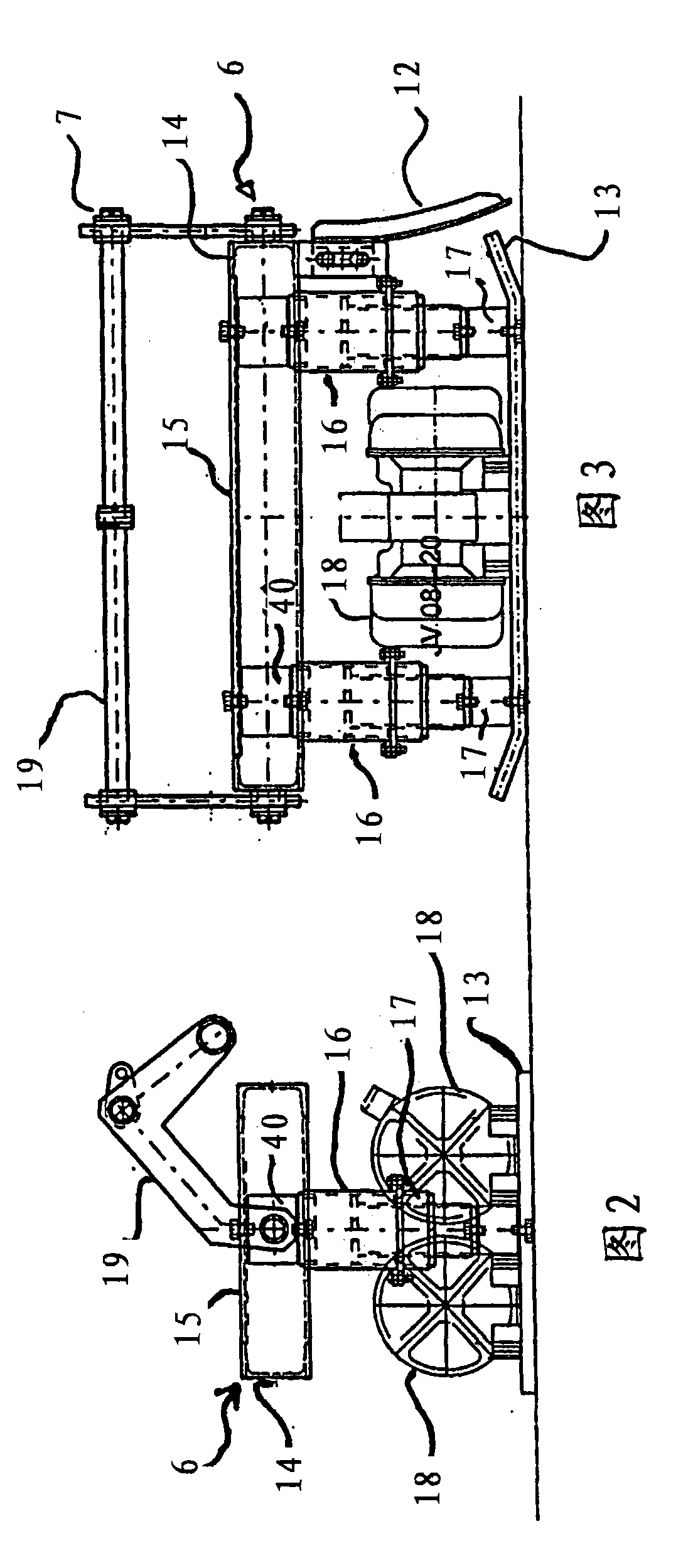 Method and device for removing loose material on wavy surfaces of stamped coal used for coking