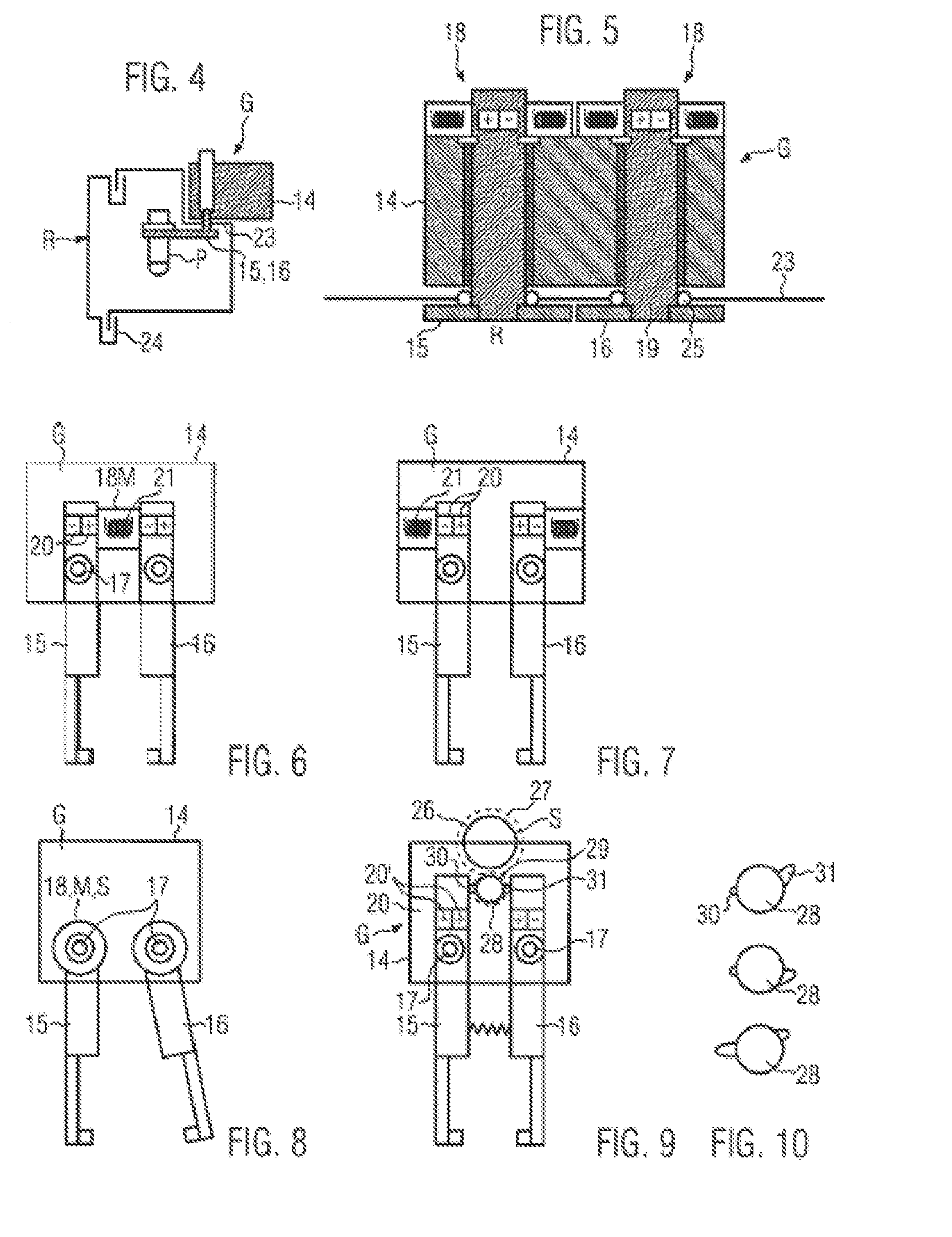 Container treatment machine and method of treating containers