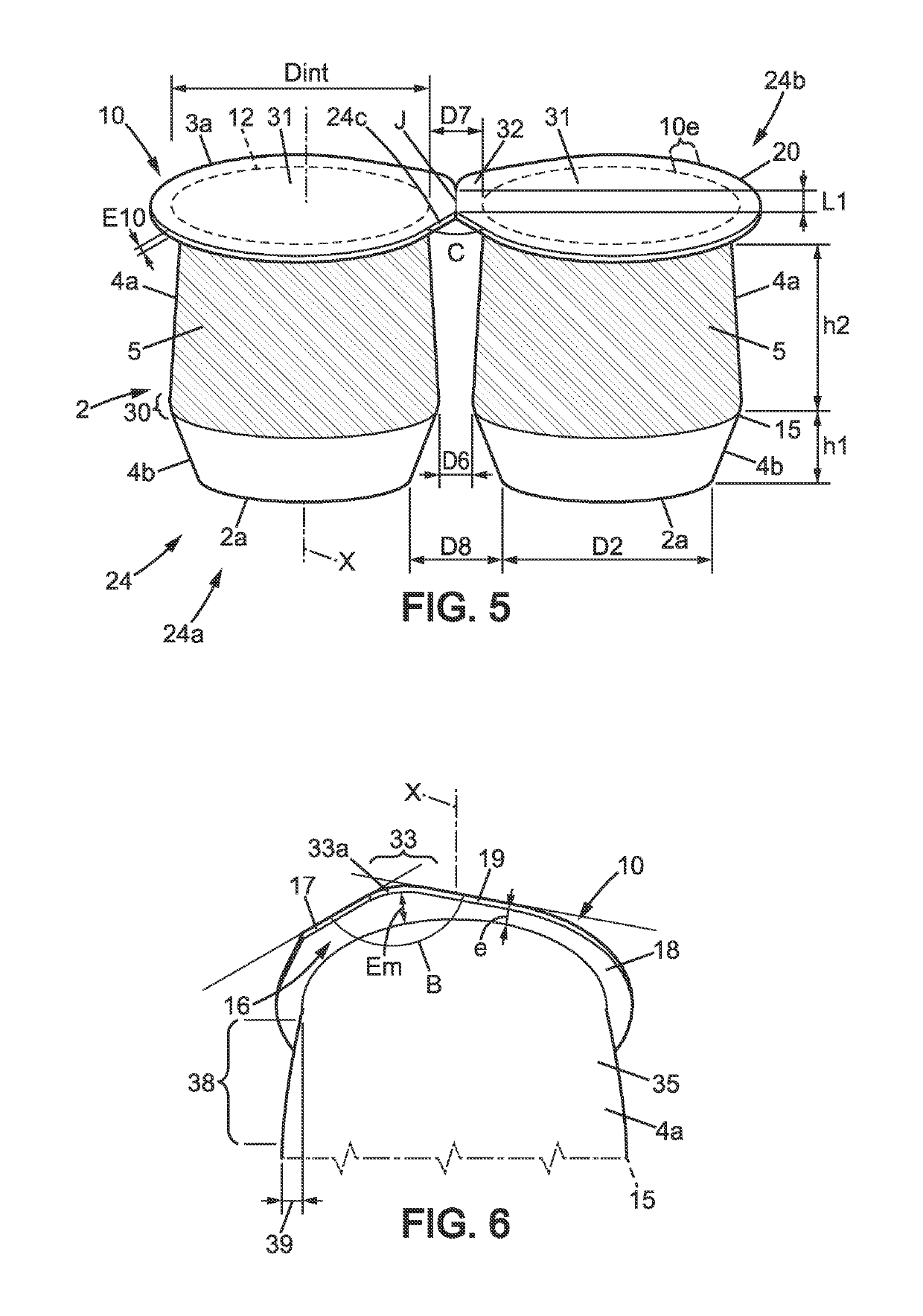 Plastic cup with a thin outer sleeve and food product pack comprising such cups