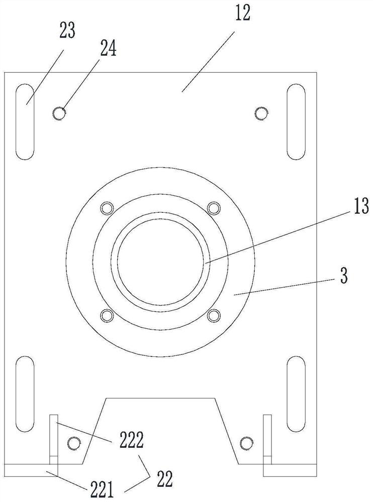 Transition roller table bearing mounting plate and machining method thereof
