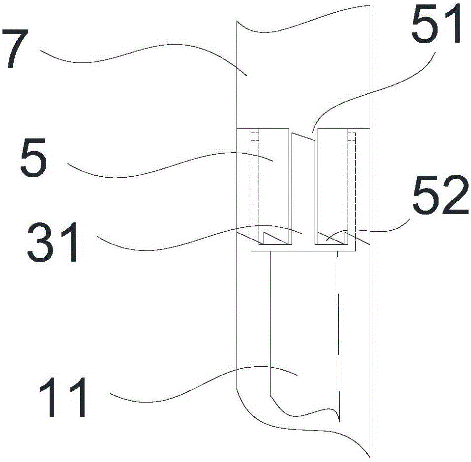 Spring-type automatic spraying conjoined nozzle