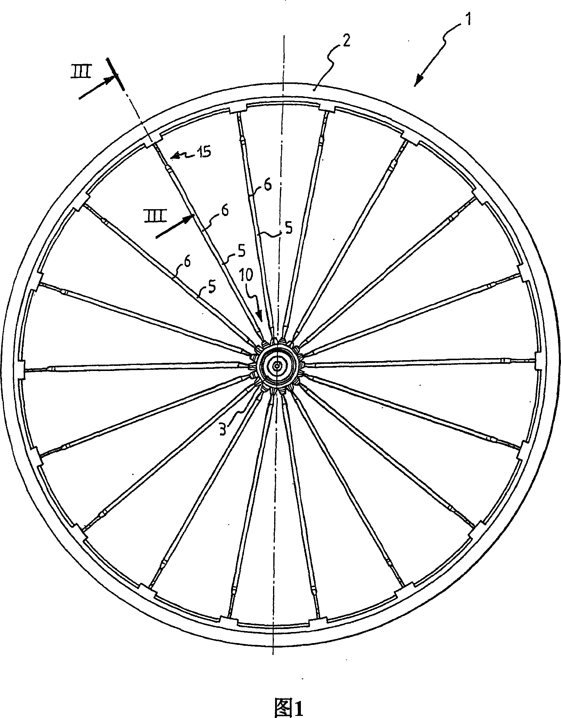 Bicycle wheel, spoke and hub for such a wheel and method for assembling the wheel