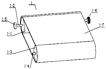 Cloth clipping and conveying device for textile processing