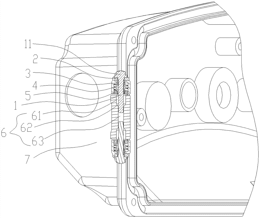 Lamp shell and gap-variable hinge