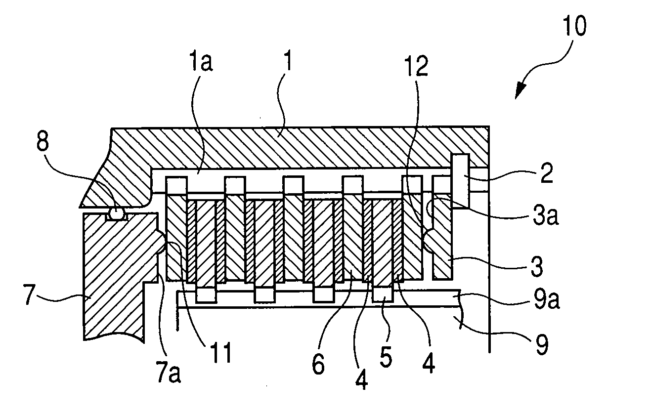 Wet-type multi-plate friction engaging apparatus
