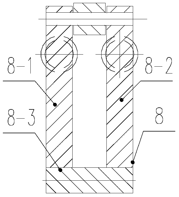 Multi-cylinder synchronous lifting mechanism