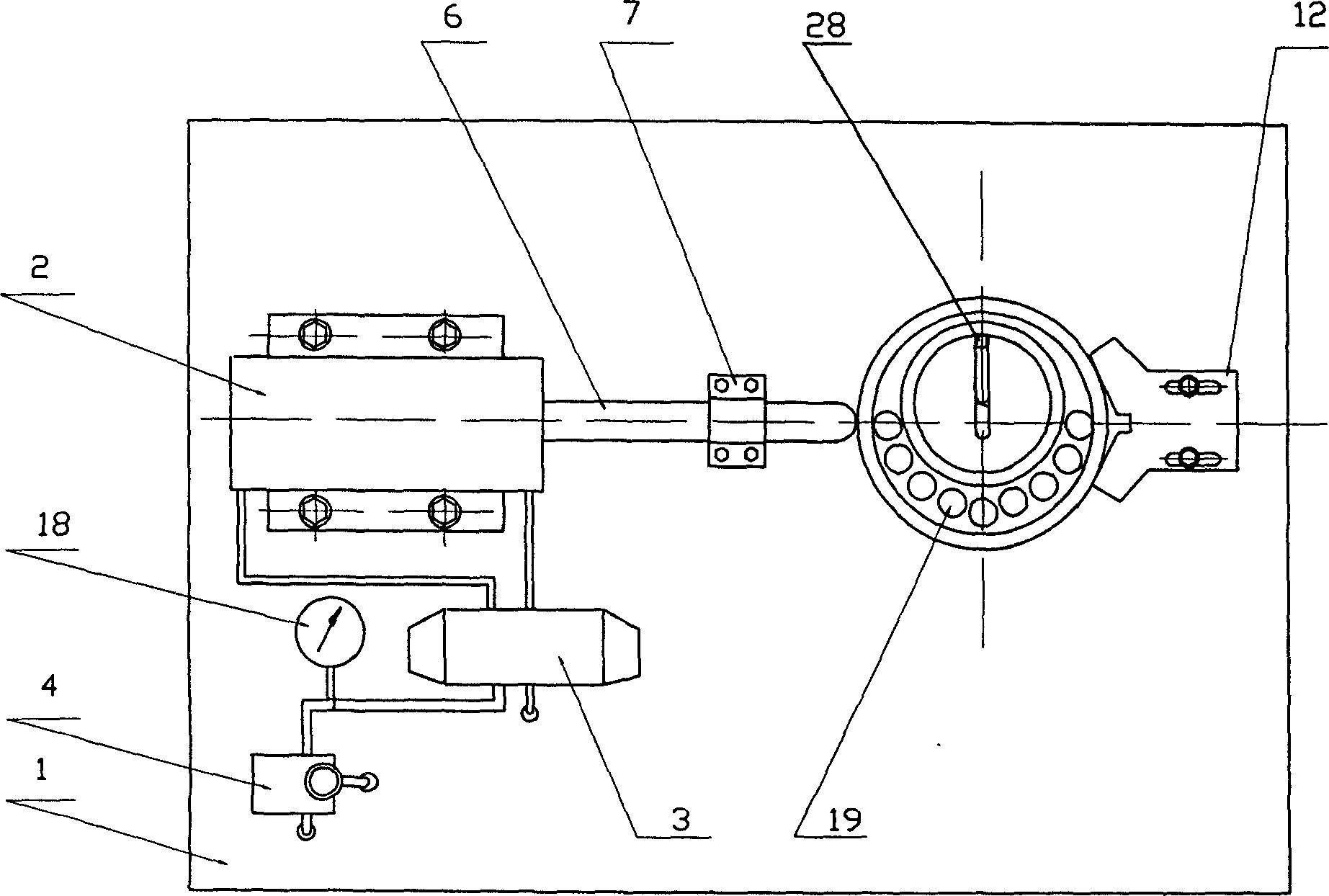 Low-noise and bearing-assembled ball feeder