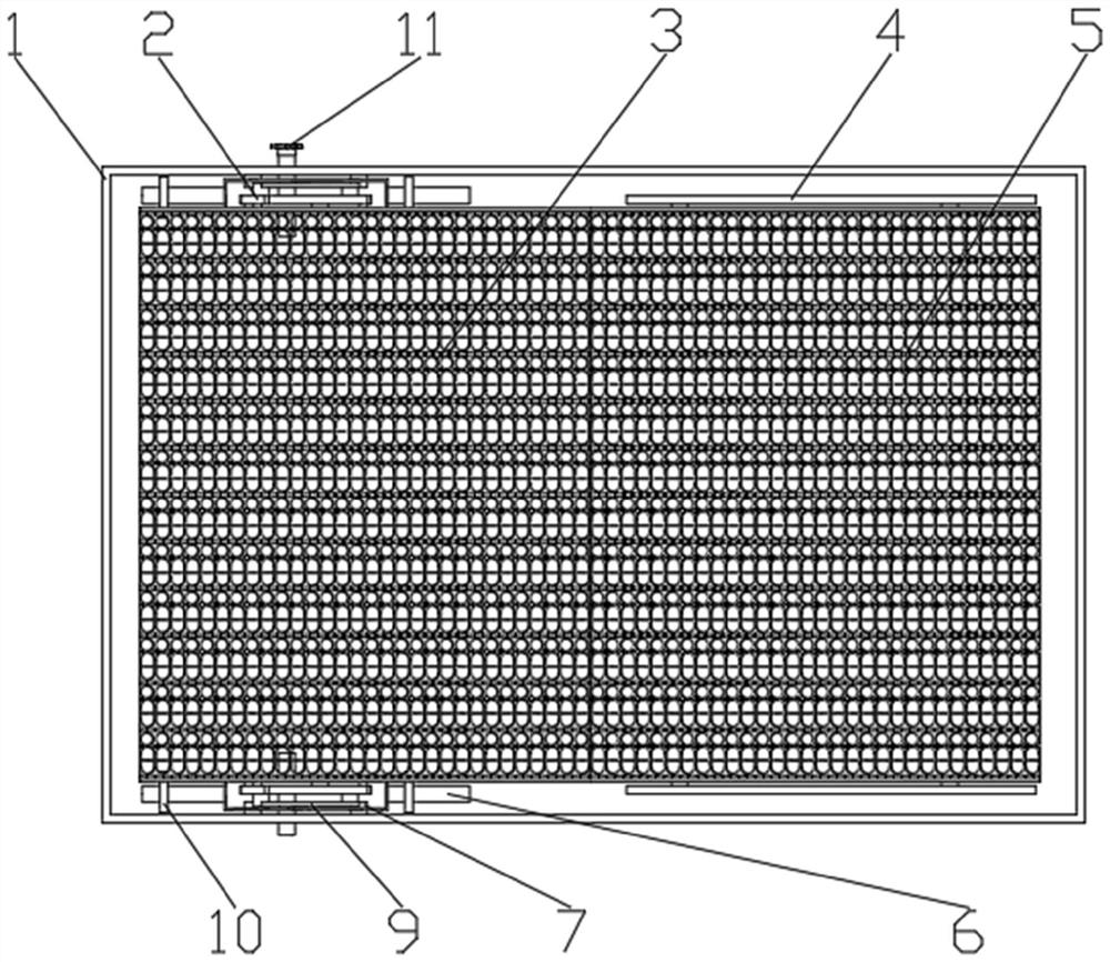 Sectional type corn kernel cleaning device imitating butterfly wing surface structure