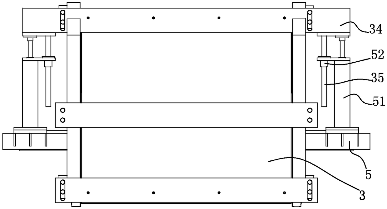 Distributing bucket for manufacturing vacuum stone