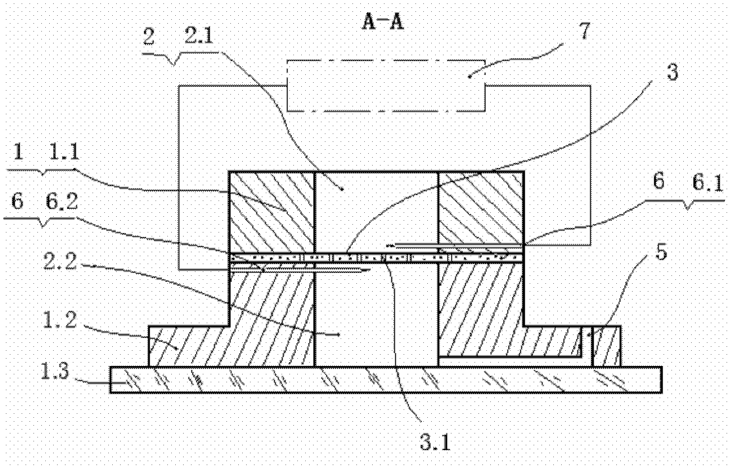 Cell migration high-resolution impedance real-time tracking, measurement and control device, and manufacturing method and application method thereof
