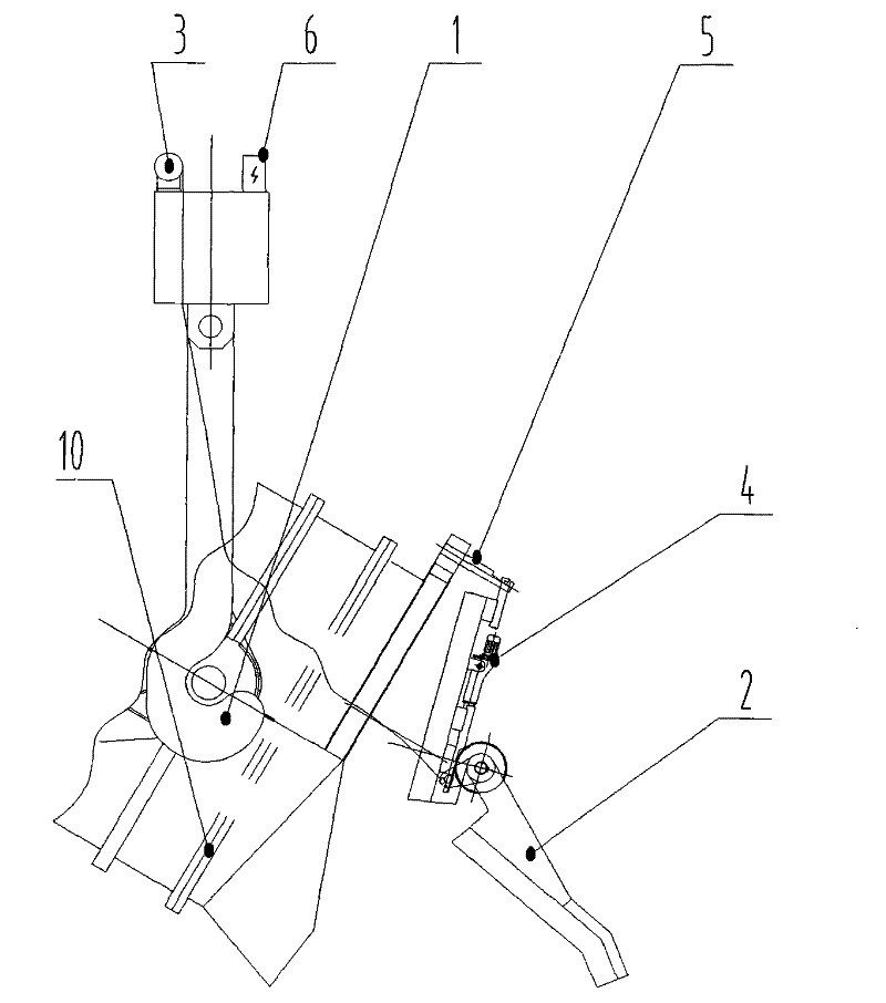 A special spreader with heat-insulating cover for traveling with molten iron