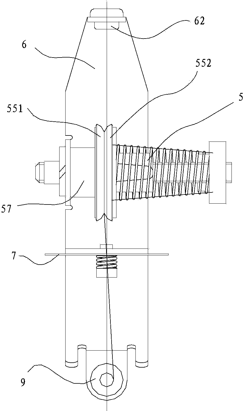 Yarn conveying device on knitting machine