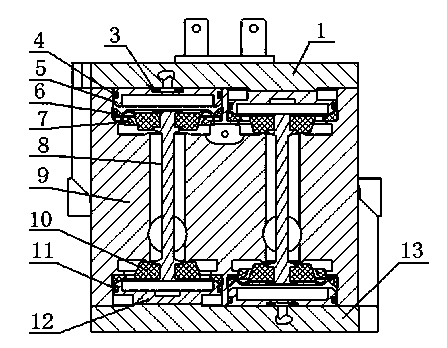 Control reversing device of gas circuits of oxygen concentrator