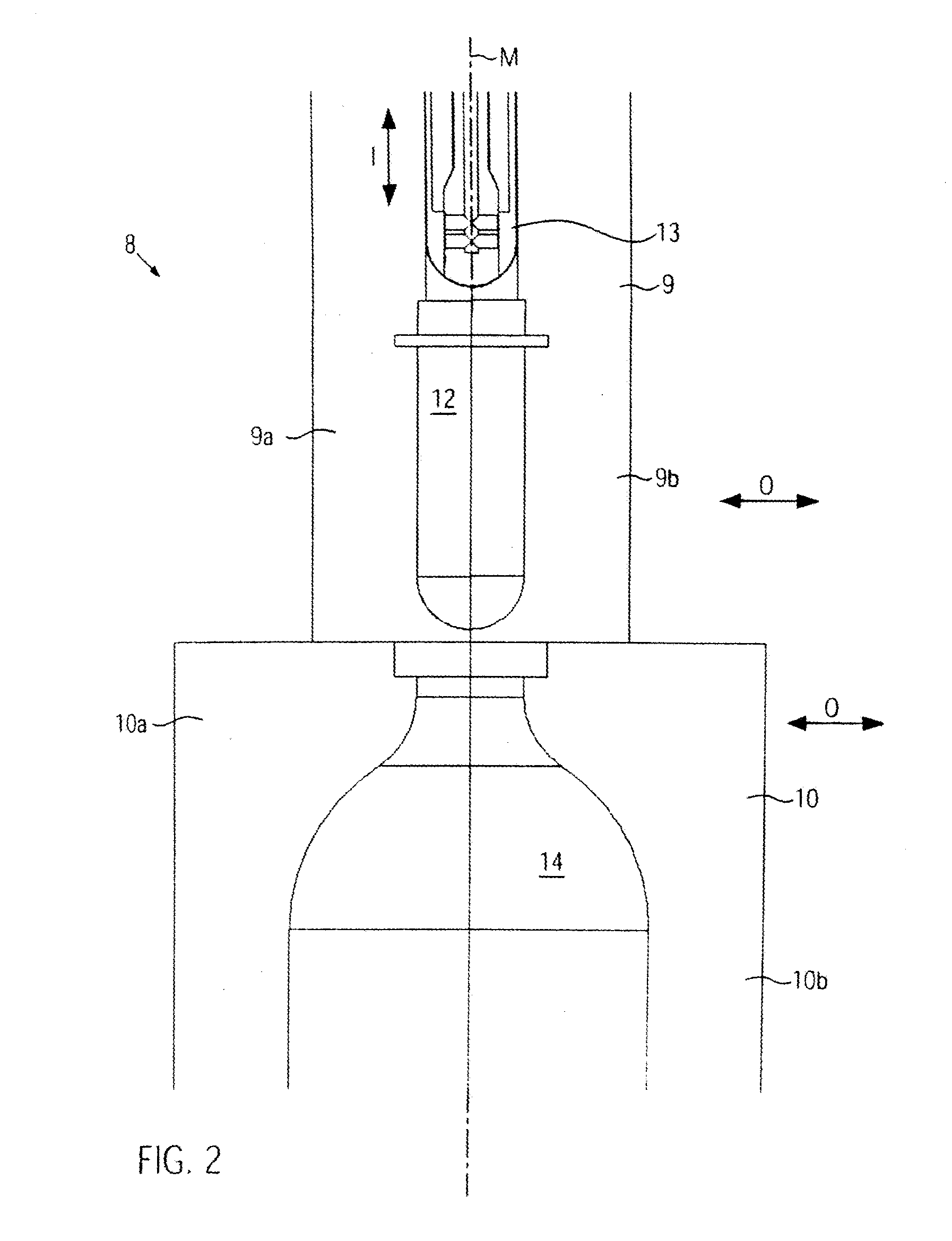 Device and Method for Manufacturing Plastic Containers