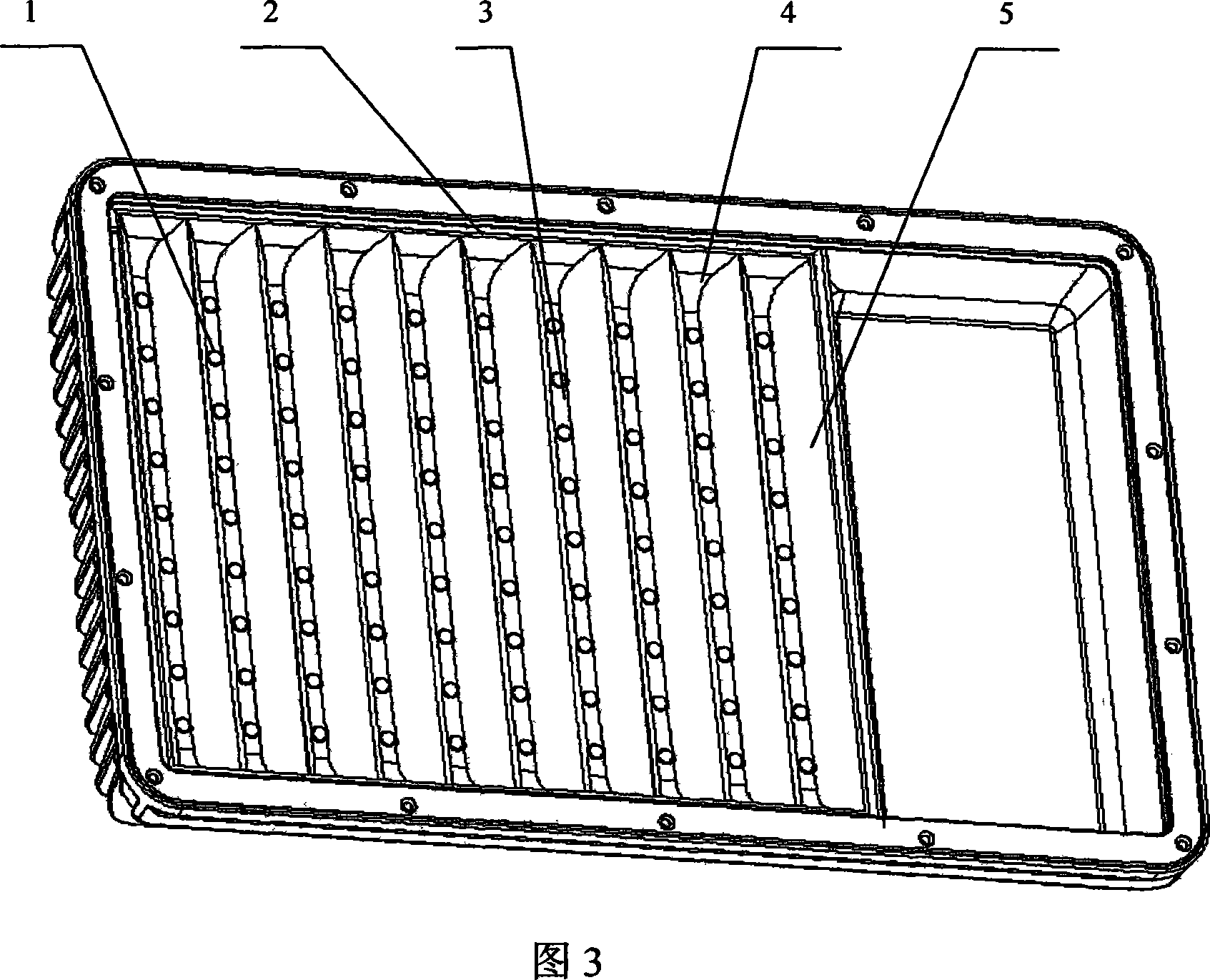 Highly effective slot-shaped reflective cover and its uses in LED road lamp