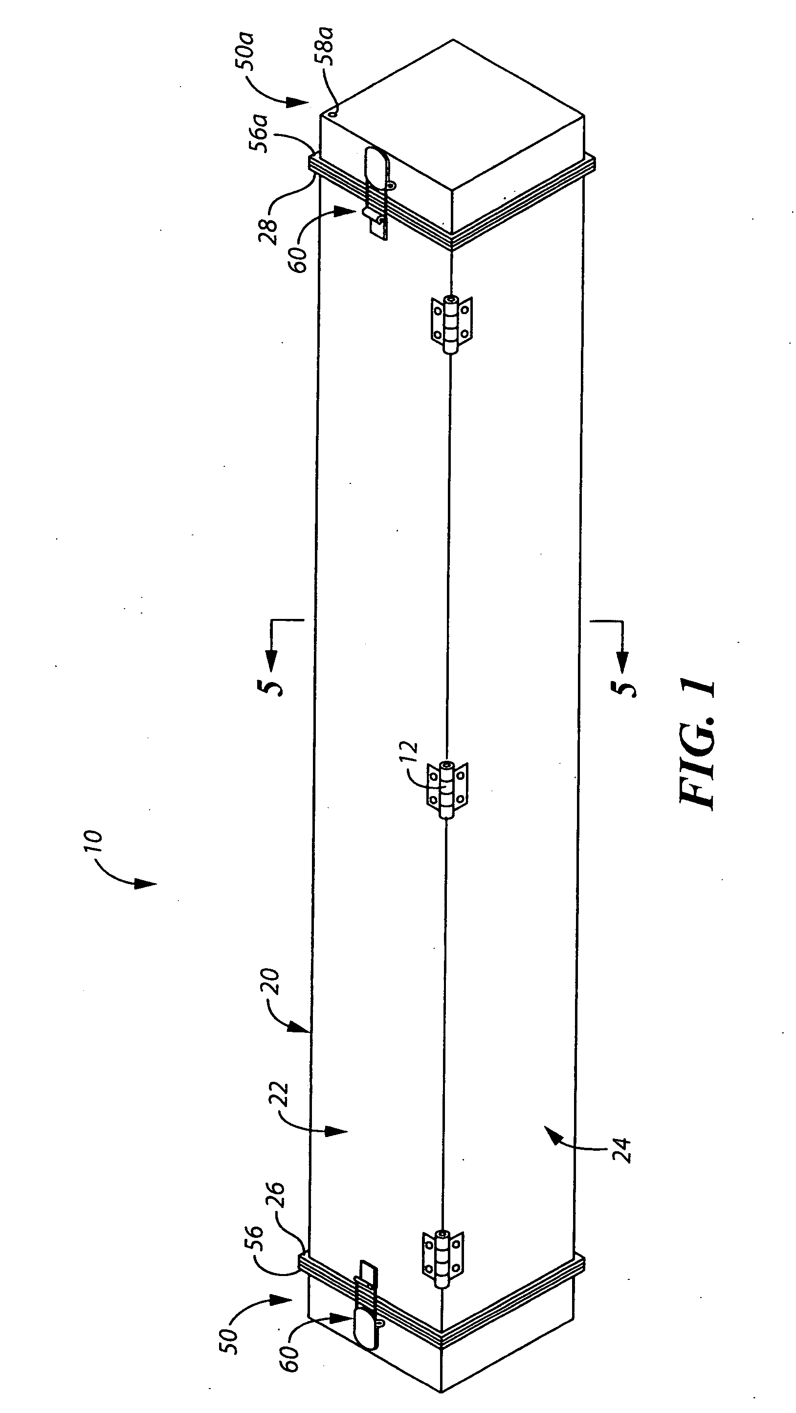 Structural building component having a decorative overmolding, apparatus for fabricating such an article and its method of manufacture