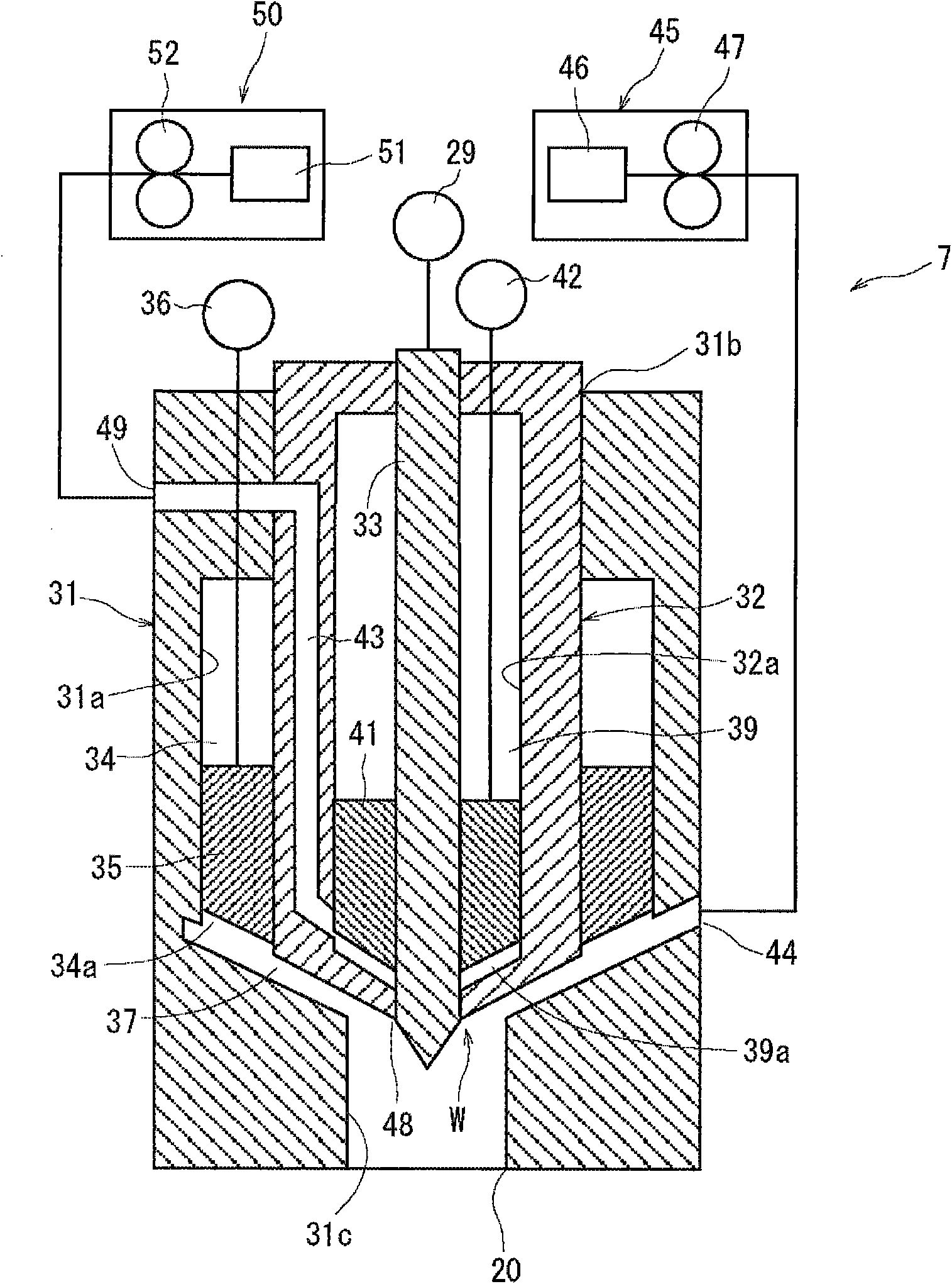 Die head for forming multilayered resin and extruder having the same