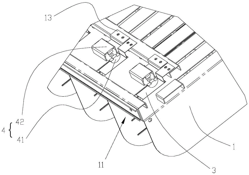 Spring-type vending machine, cargo outlet device thereof and cargo blocking preventing mechanism