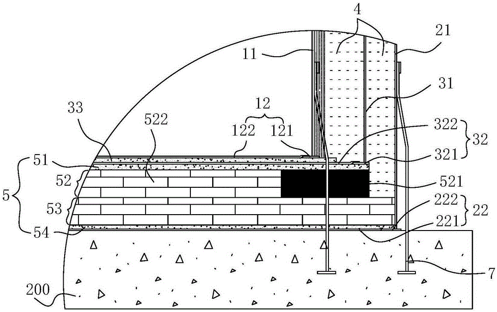 Metal full-volume storage tank with secondary container protecting layer