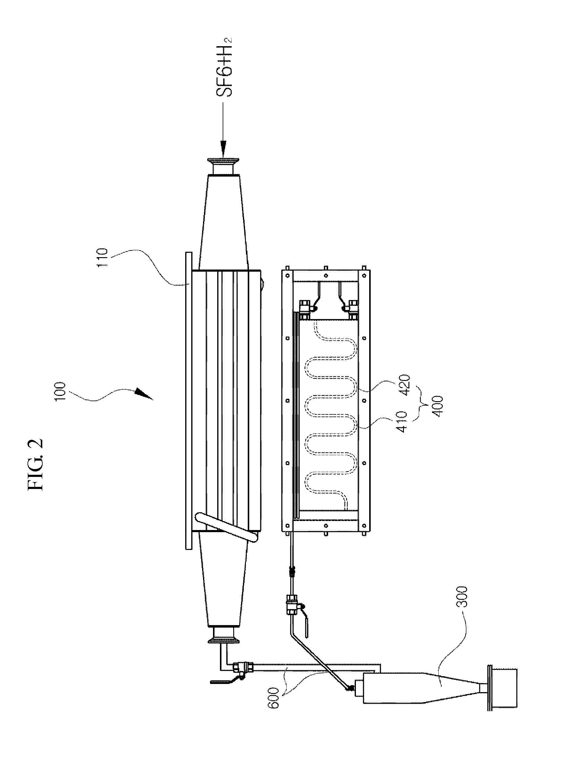 Method for treating sulfur hexafluoride using radiation and apparatus for collecting and treating by-products
