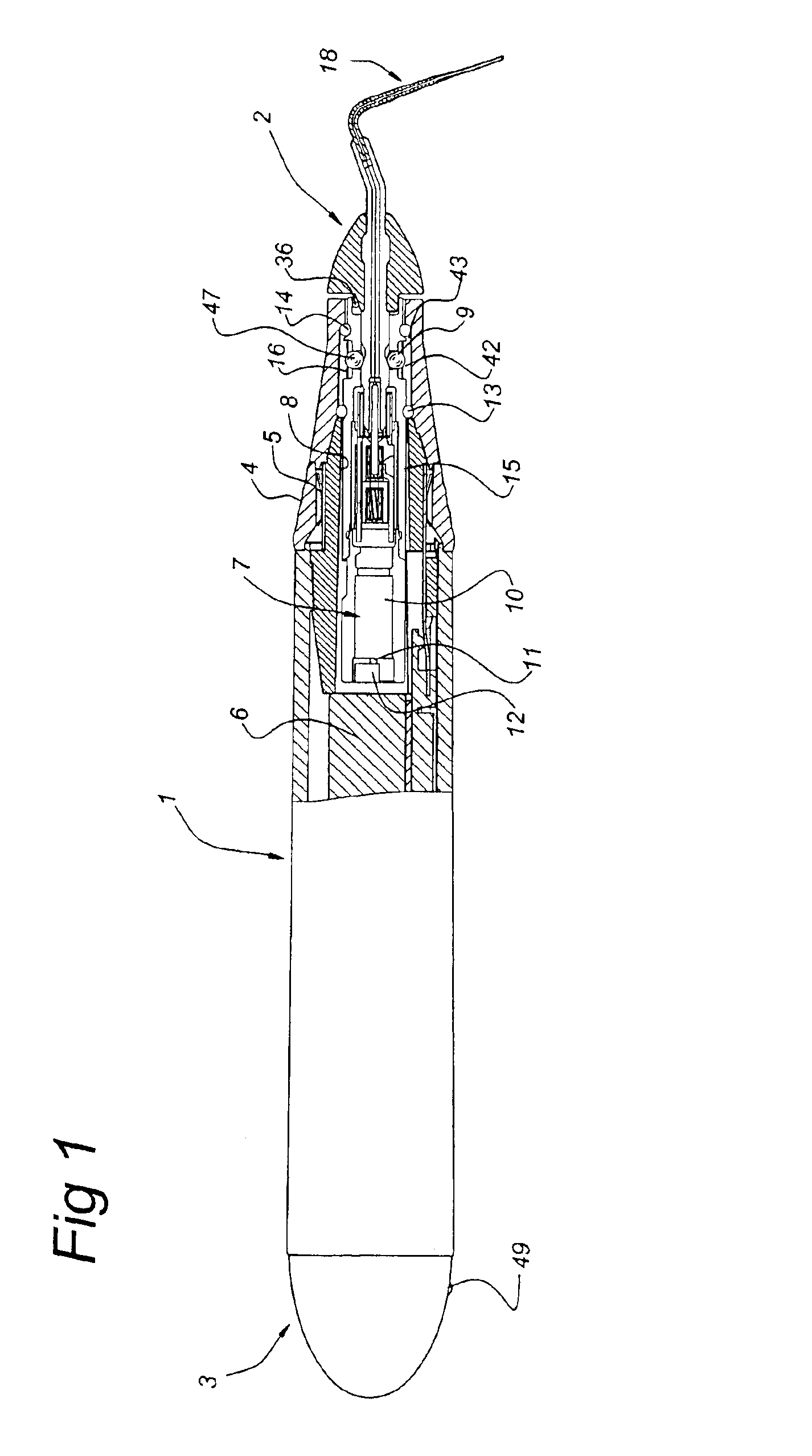 Device for performing an endodontic treatment