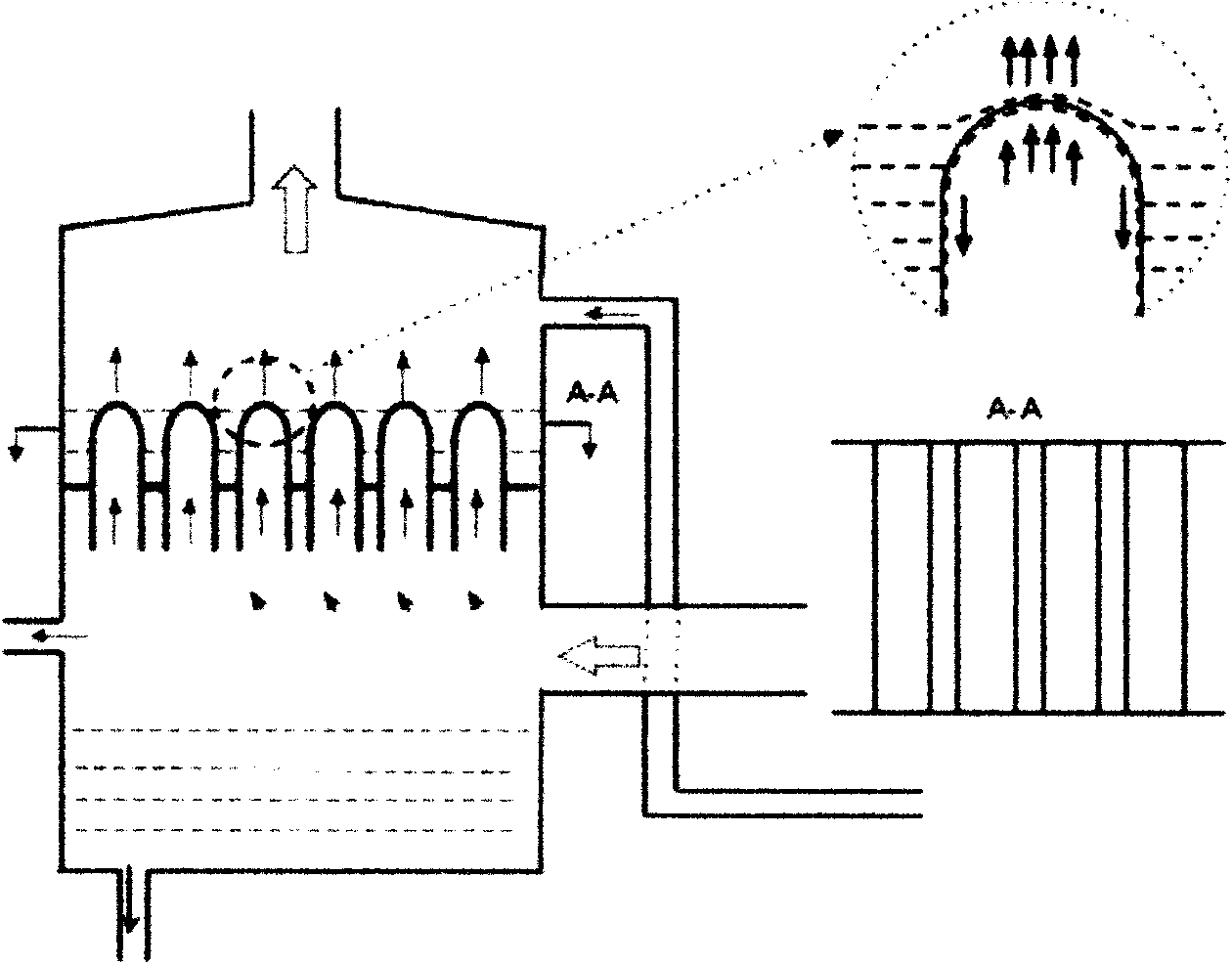 Low-pressure solar seawater desalination device using ejector
