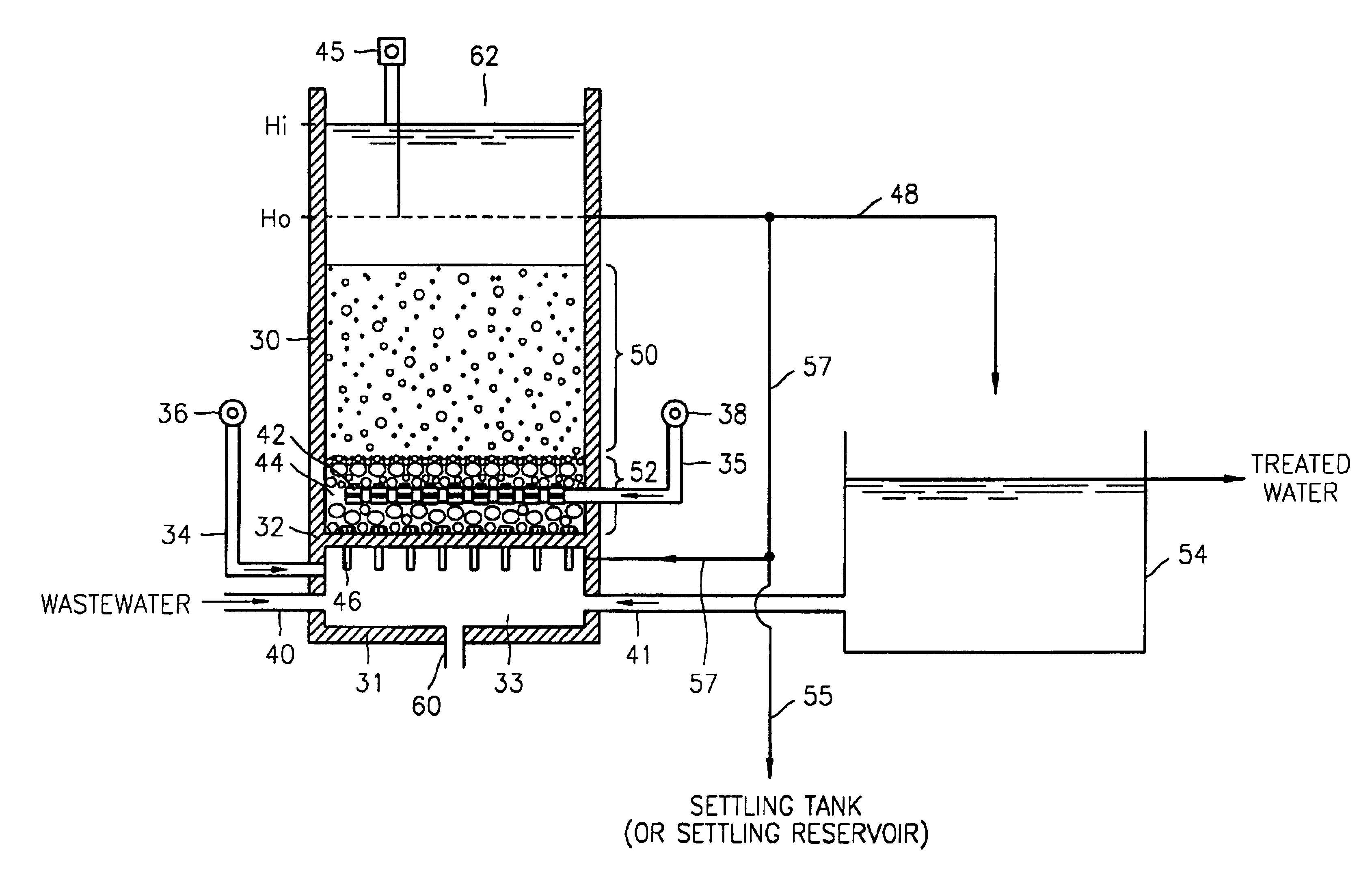 Batch style wastewater treatment apparatus using biological filtering process and wastewater treatment method using the same