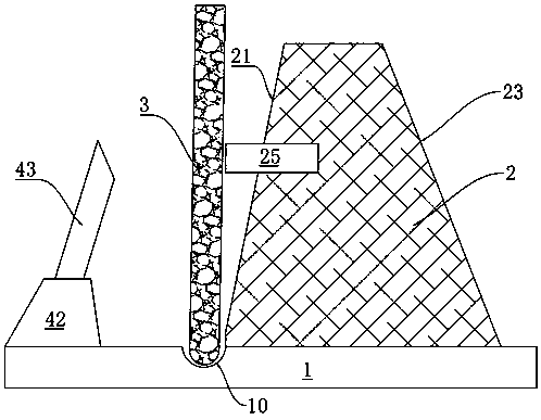 Gravity reverse-supporting debris flow protective retaining wall and construction method thereof
