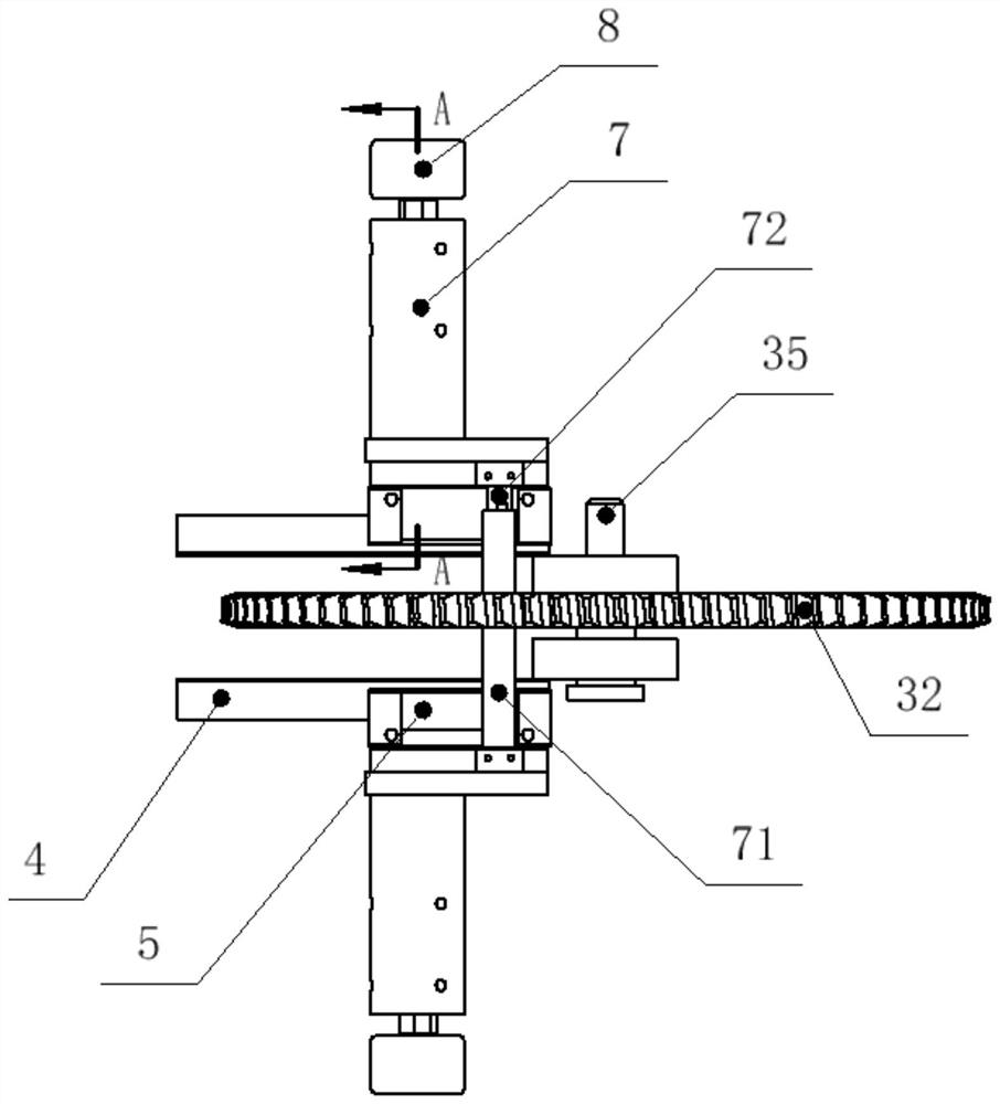 Brake disc loading and unloading clamp capable of automatically changing spacing