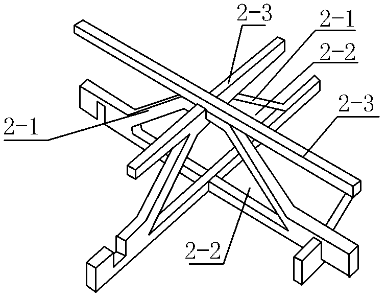 Pyramid-shaped dot matrix coreboard with transverse bar, panel strips for preparing core and preparation method of coreboard