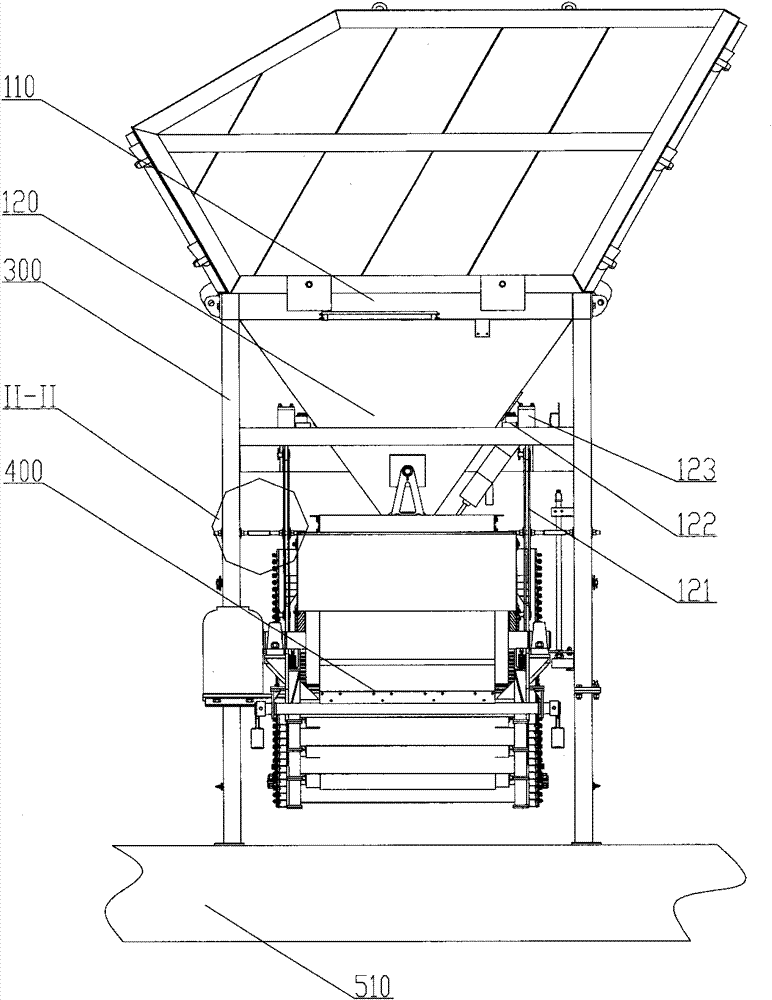 Mobile concrete mixing plant and batching machine thereof