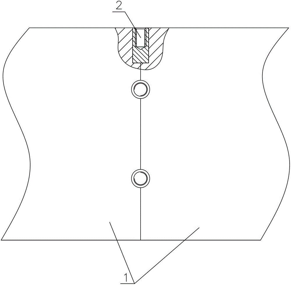 Large-size cross beam mounting method