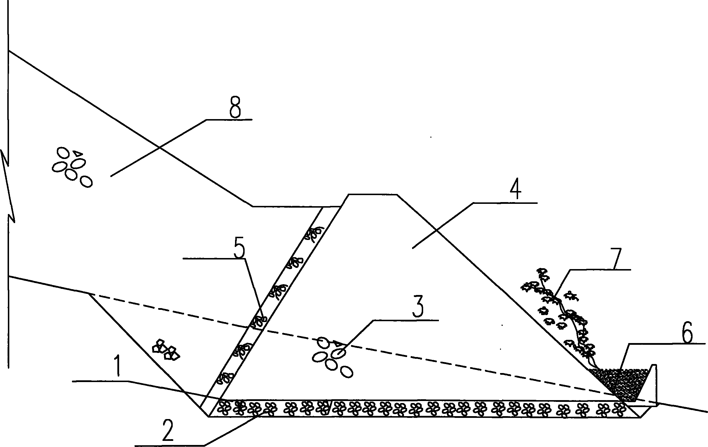 Debris retaining structure for debris fields and construction method thereof