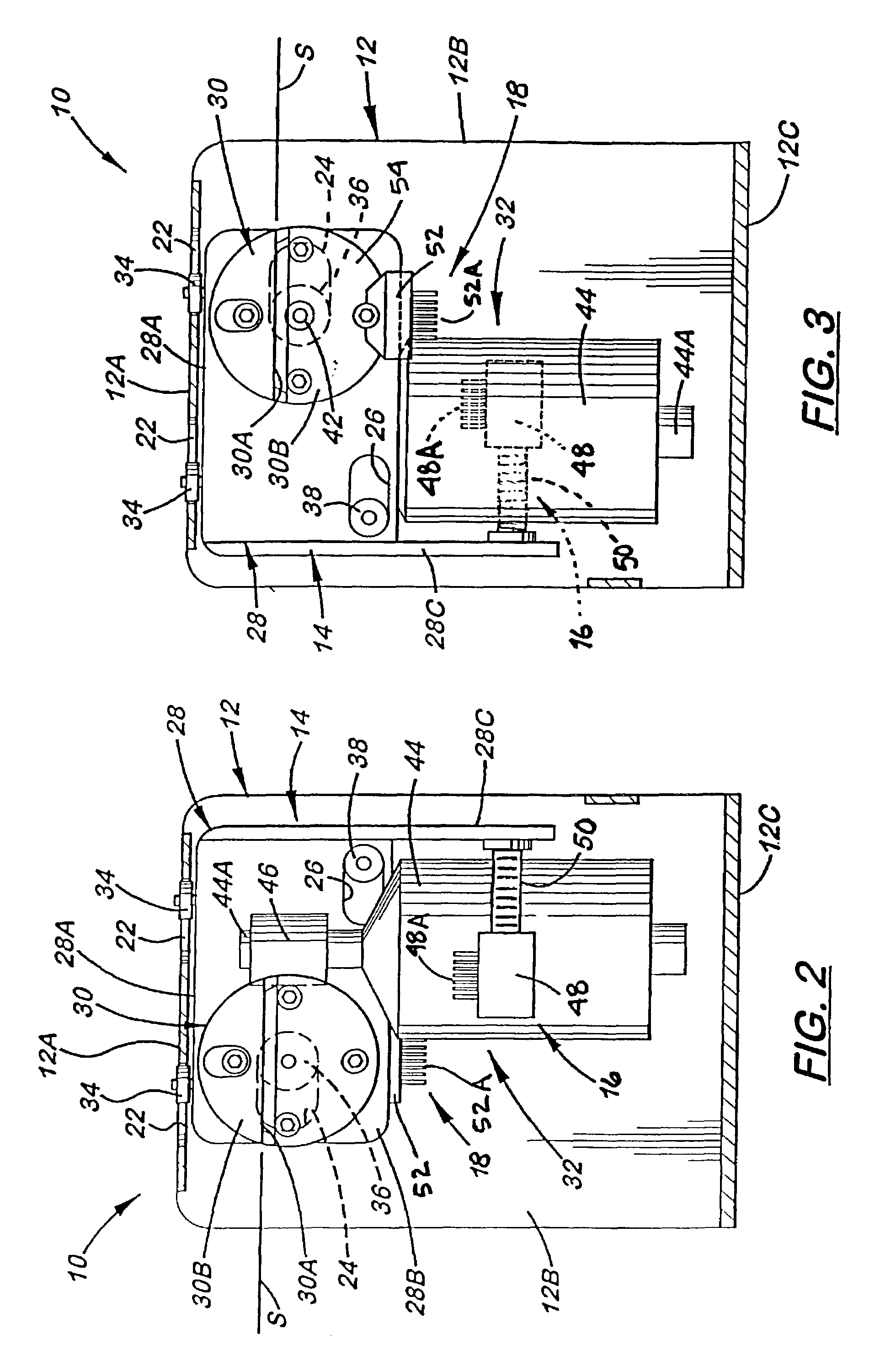 String tensioning force controlling apparatus for a racket stringer