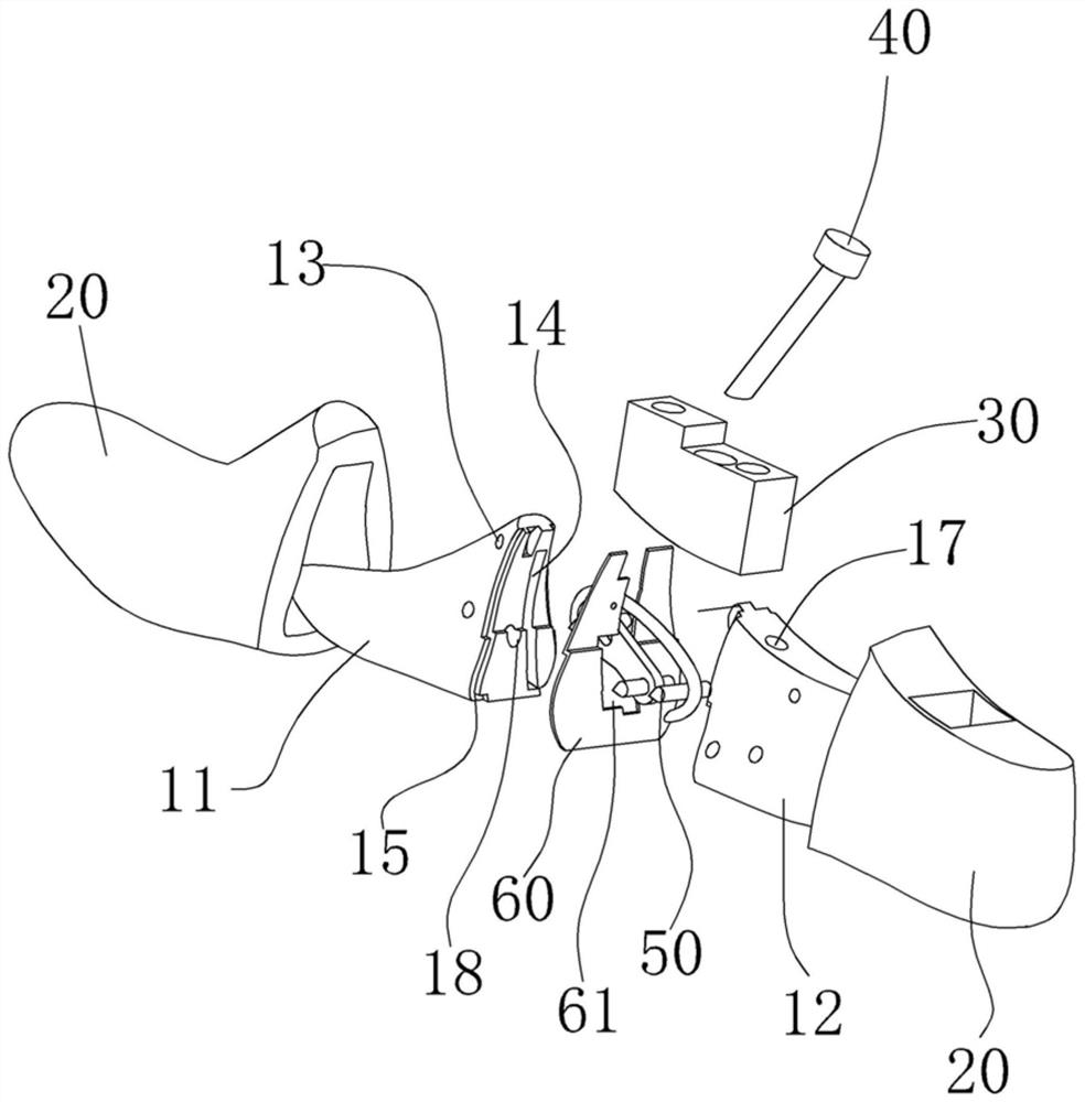 Two-section type composite shoe tree and preparation method thereof