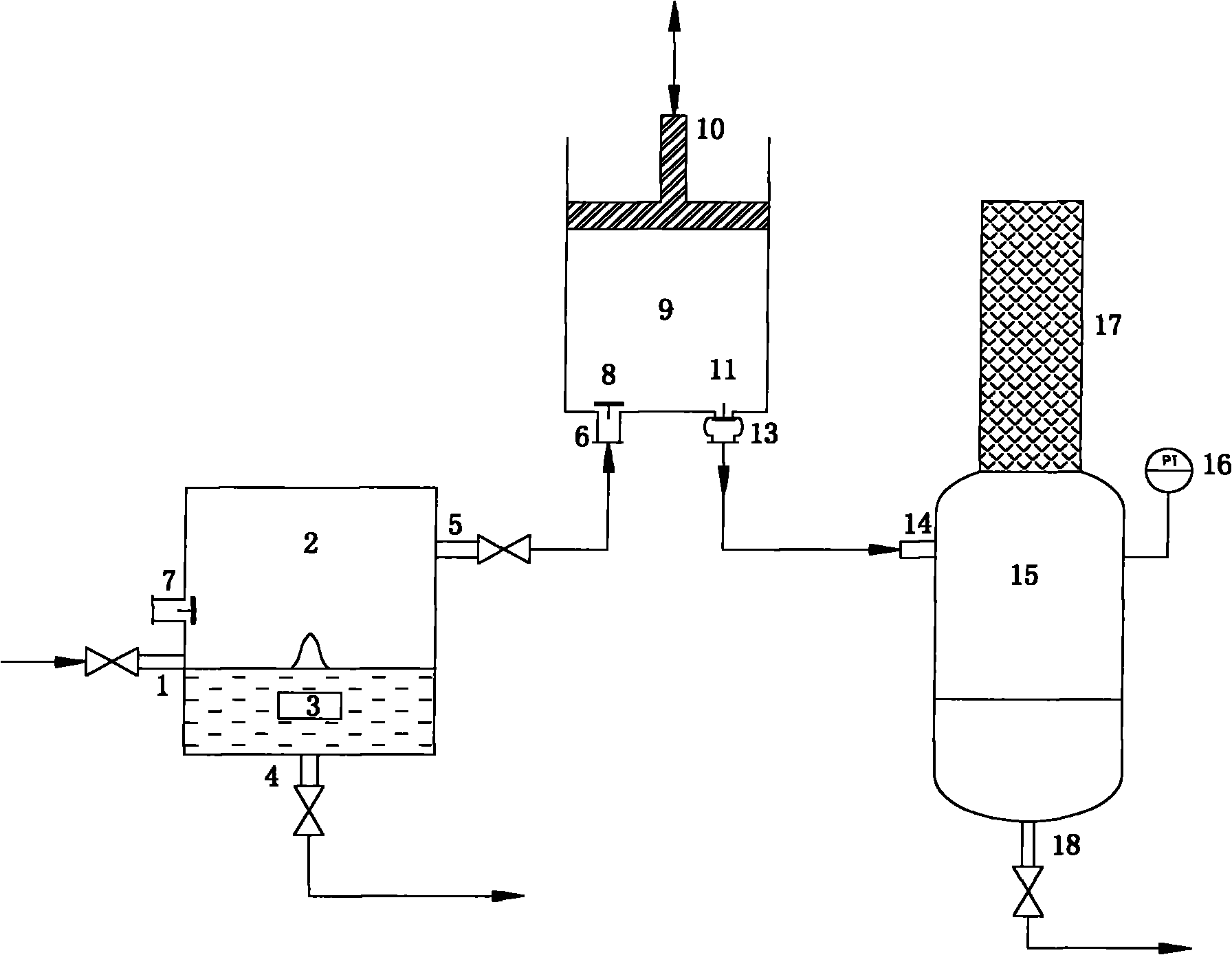 Device for ultrasonic atomization and concentration of ethanol and method for concentrating ethanol