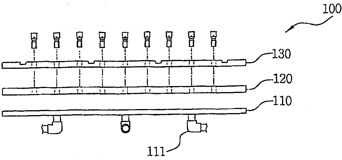 Non-contact type conveyor plate having a suction force