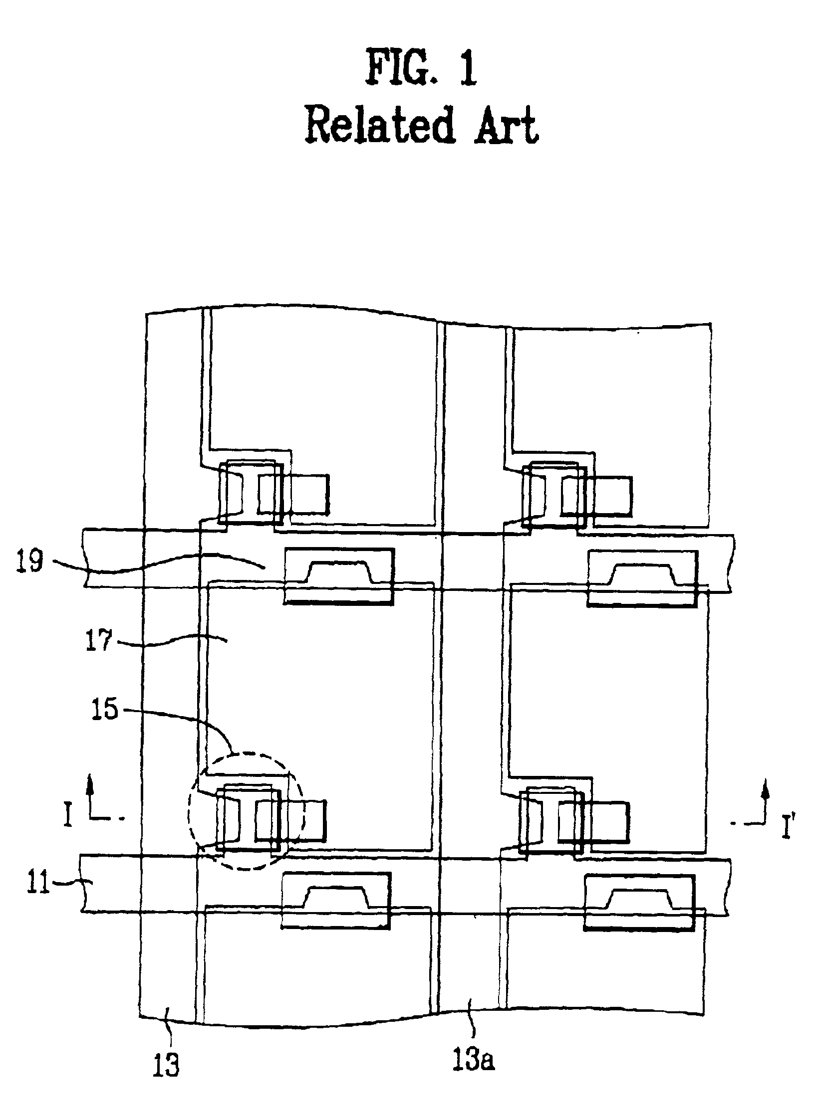 Liquid crystal display device with substantially bilaterally symmetric pixel electrodes