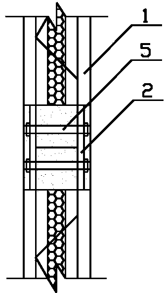 Bolt connecting joint structure of low-rise fabricated composite wall house