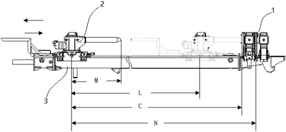 Drilling machine and pipe mounting and dismounting device thereof