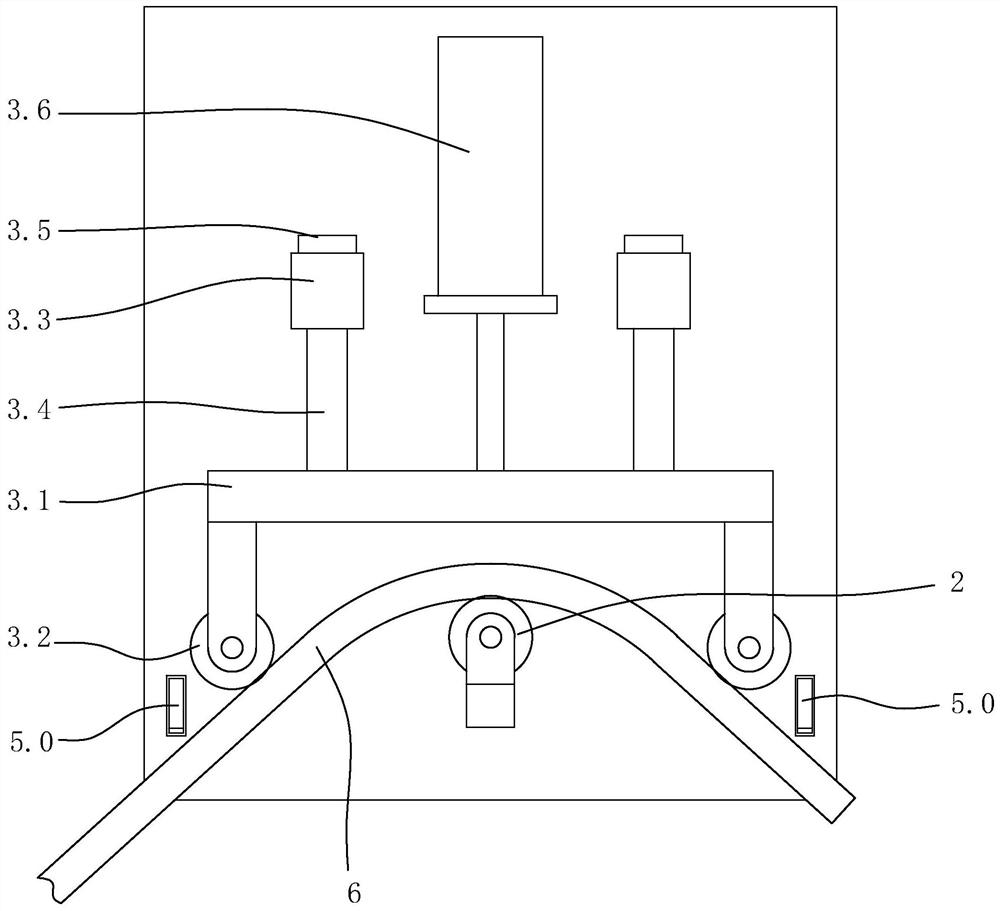 Rolling type insulated wire bending device
